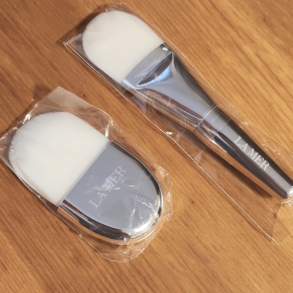 La Mer Foundation Brush Face Mask Highlighting Brush